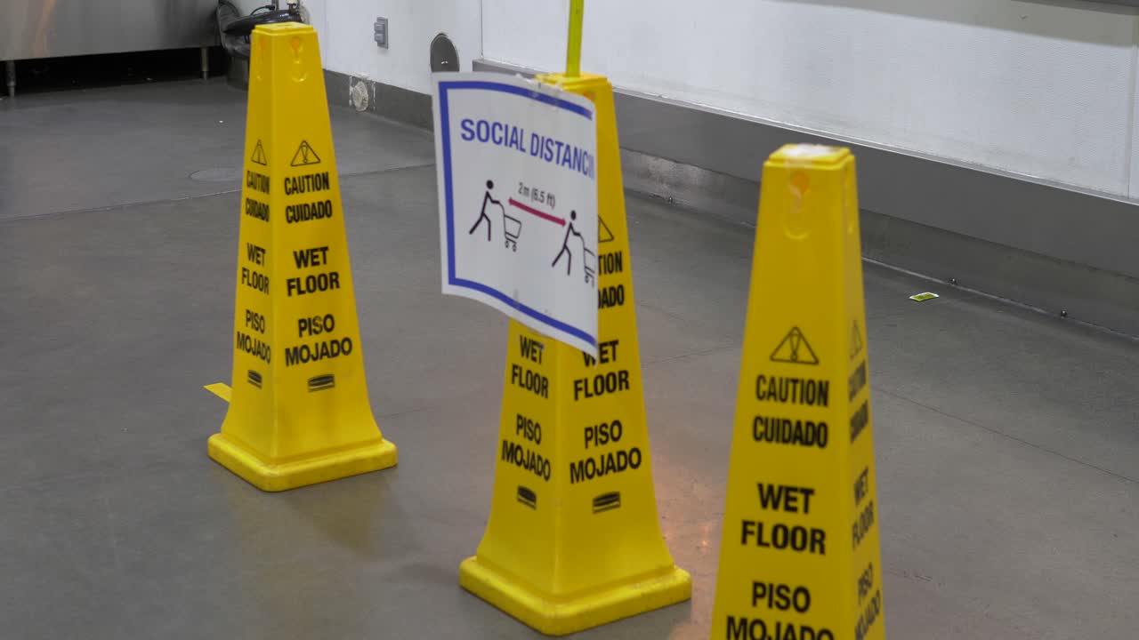 2미터 사회적 거리 표지판