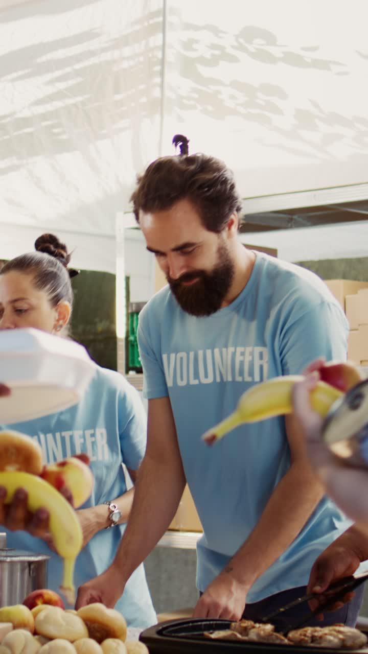 Vertical video Helping Homeless and Feeding The Needy