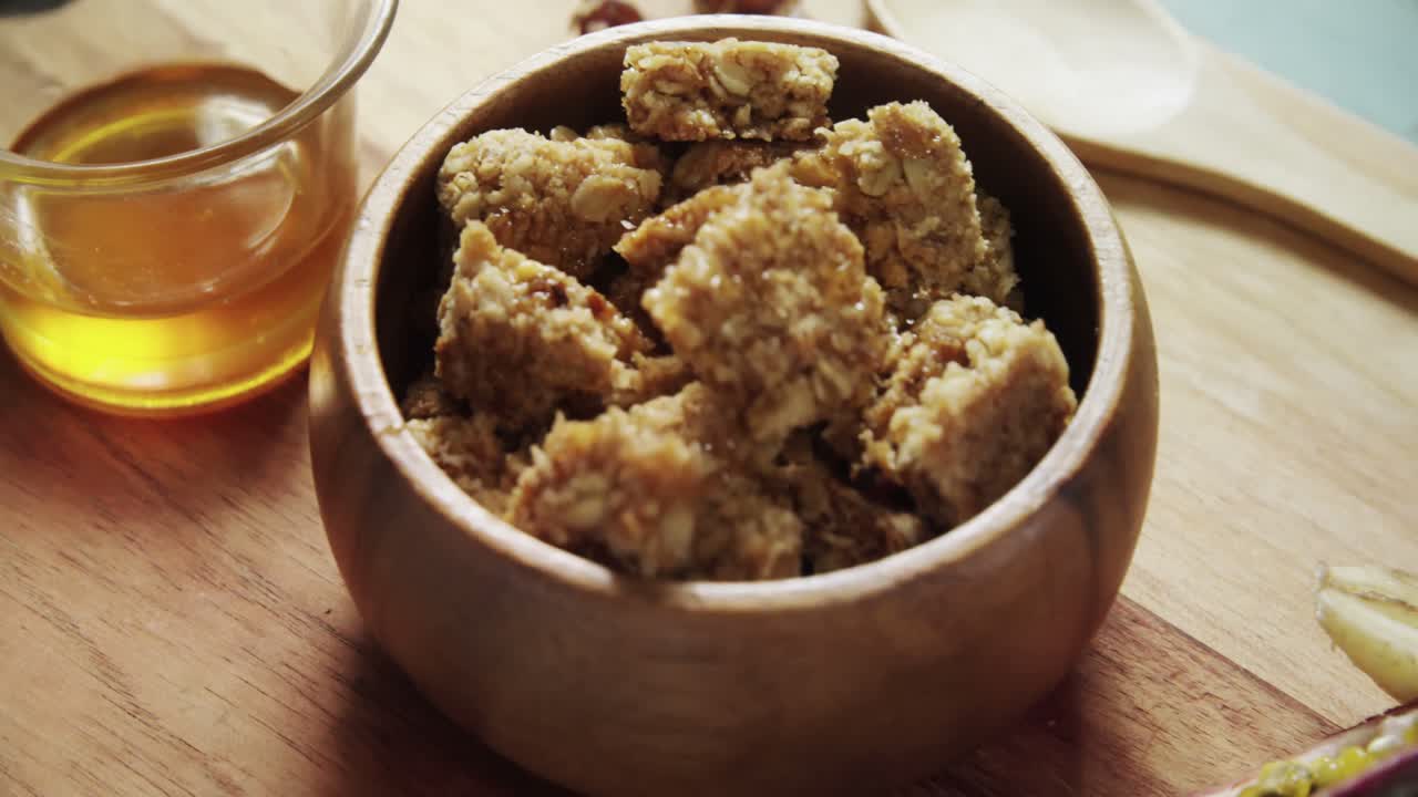 ⁇ 과 과일이 들어있는 그라놀라 바 4k