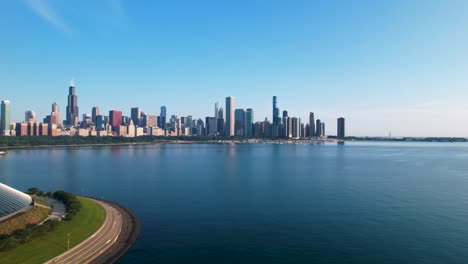 Paisaje-Urbano-Del-Horizonte-Del-Centro-De-Chicago-Y-Frente-Al-Lago