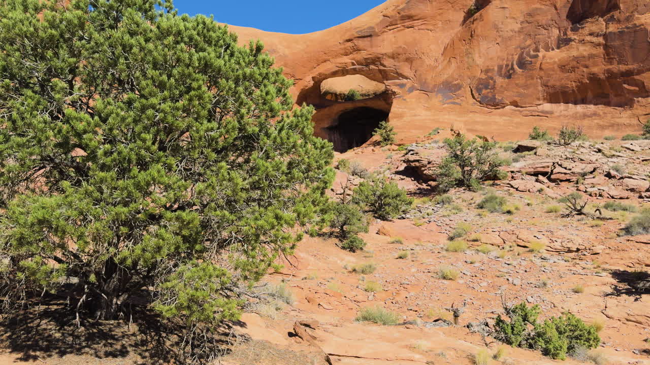 Dry desert view of Pinto Arch; Utah