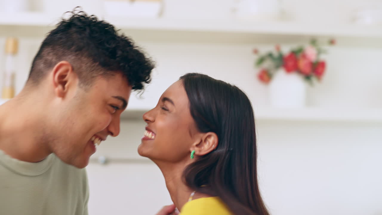 집, 춤과 사랑의 커플