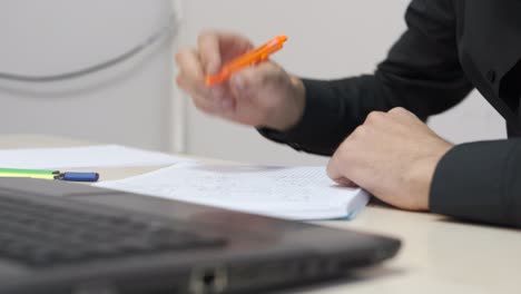 trabajo estudiantil en papel