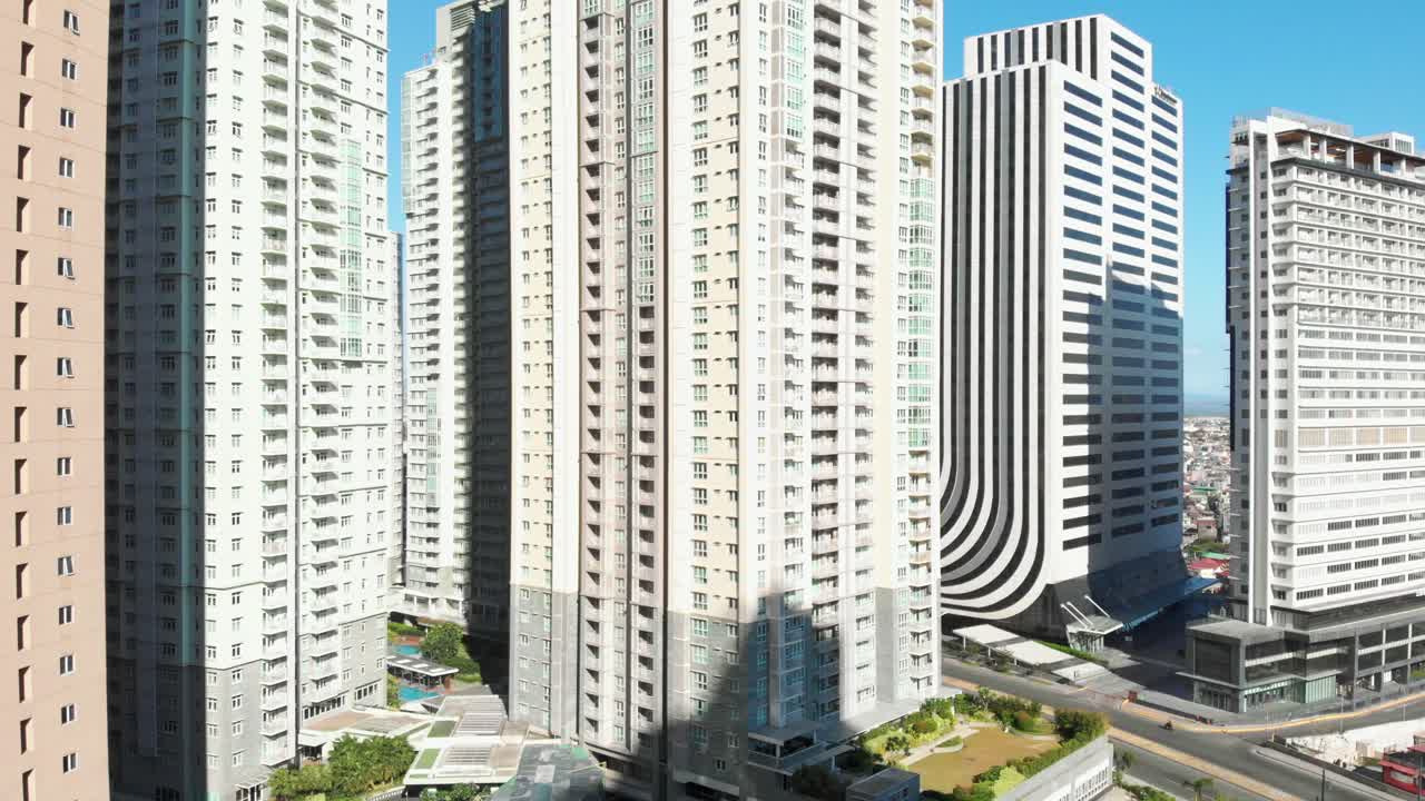 Serendra Two Meranti. Sequoia Towers. South of Market. SM Aura Mall. Taguig. BGC, Manila, Philippines