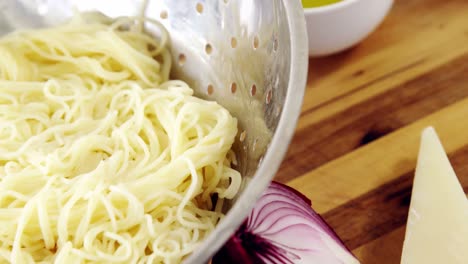 Close-up-of-boiled-pasta-in-colander