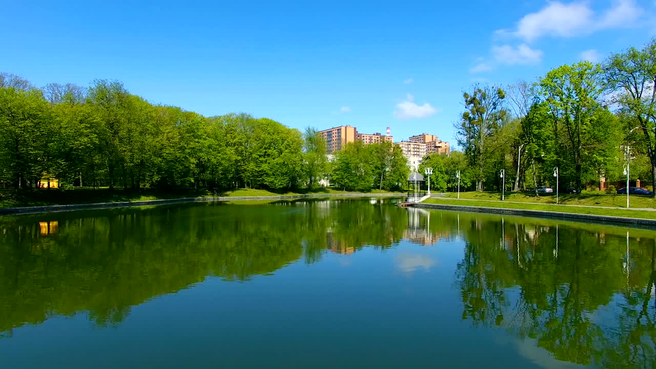 항공: 여름에 칼리닌그라드의 놀이공원