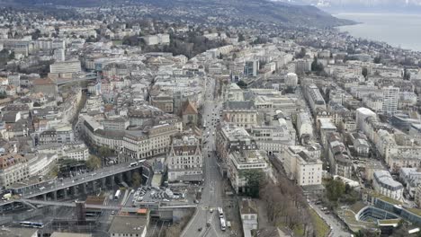 Antena-De-Drones-De-La-Ciudad-Suiza-Y-La-Catedral-De-Lausana