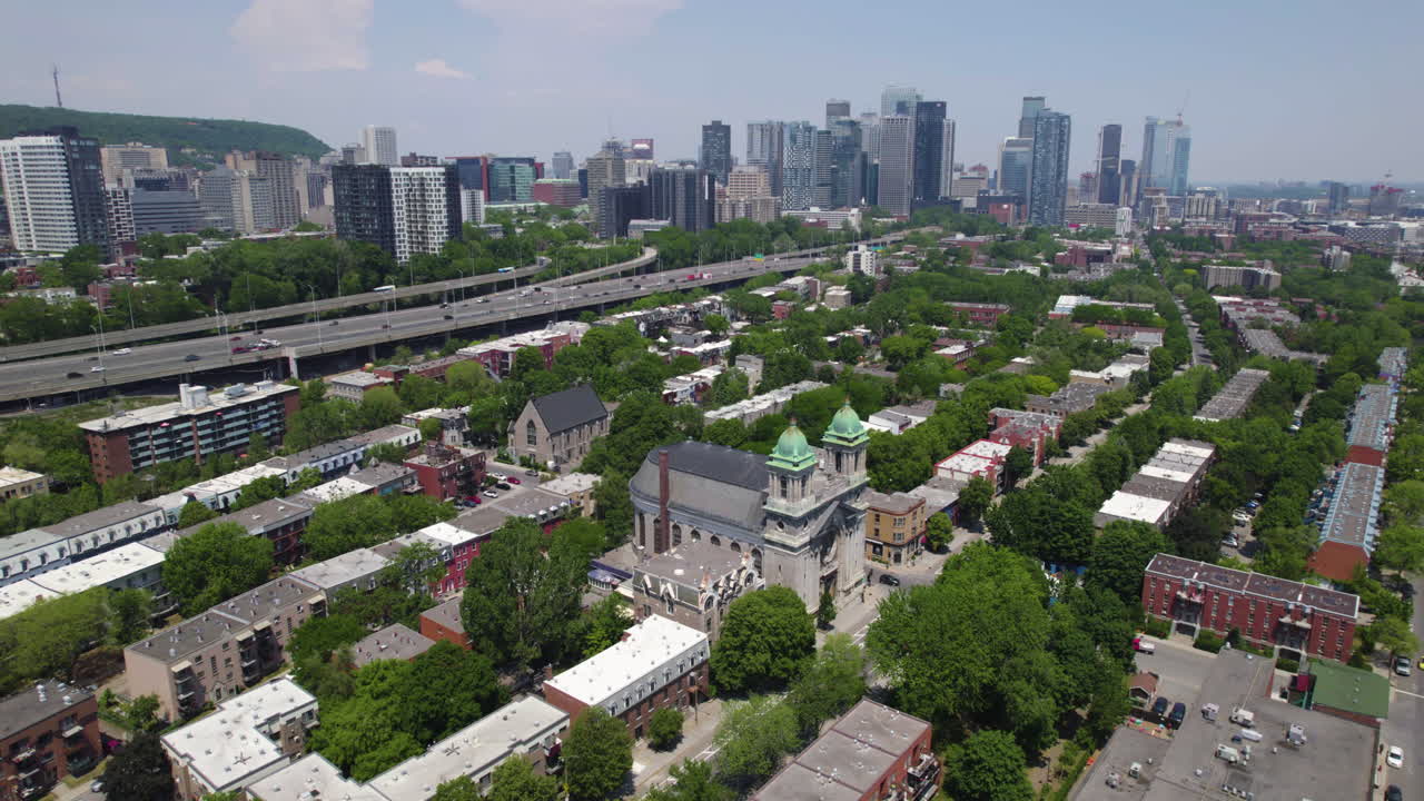 우주 도를 돌고 있는 공중 사진