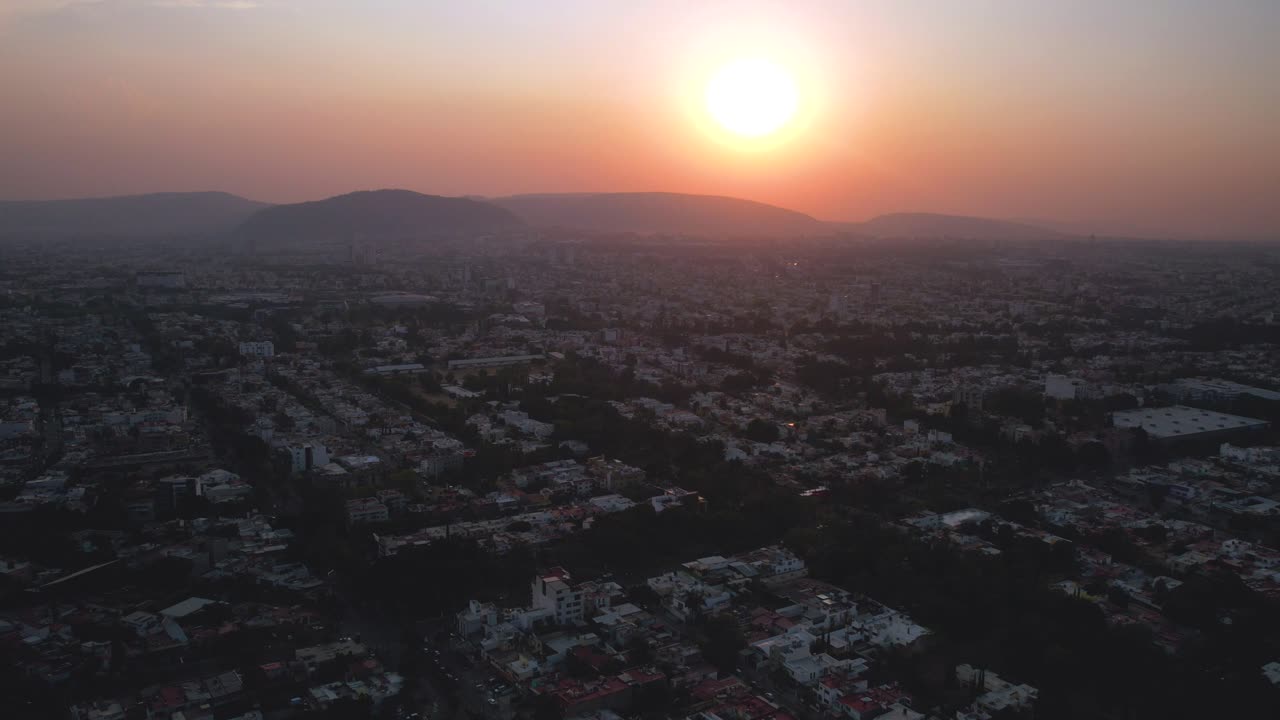 guadalajara: 4k aerial timelapse de la famosa ciudad de méxico - panorama del paisaje de américa del norte desde arriba