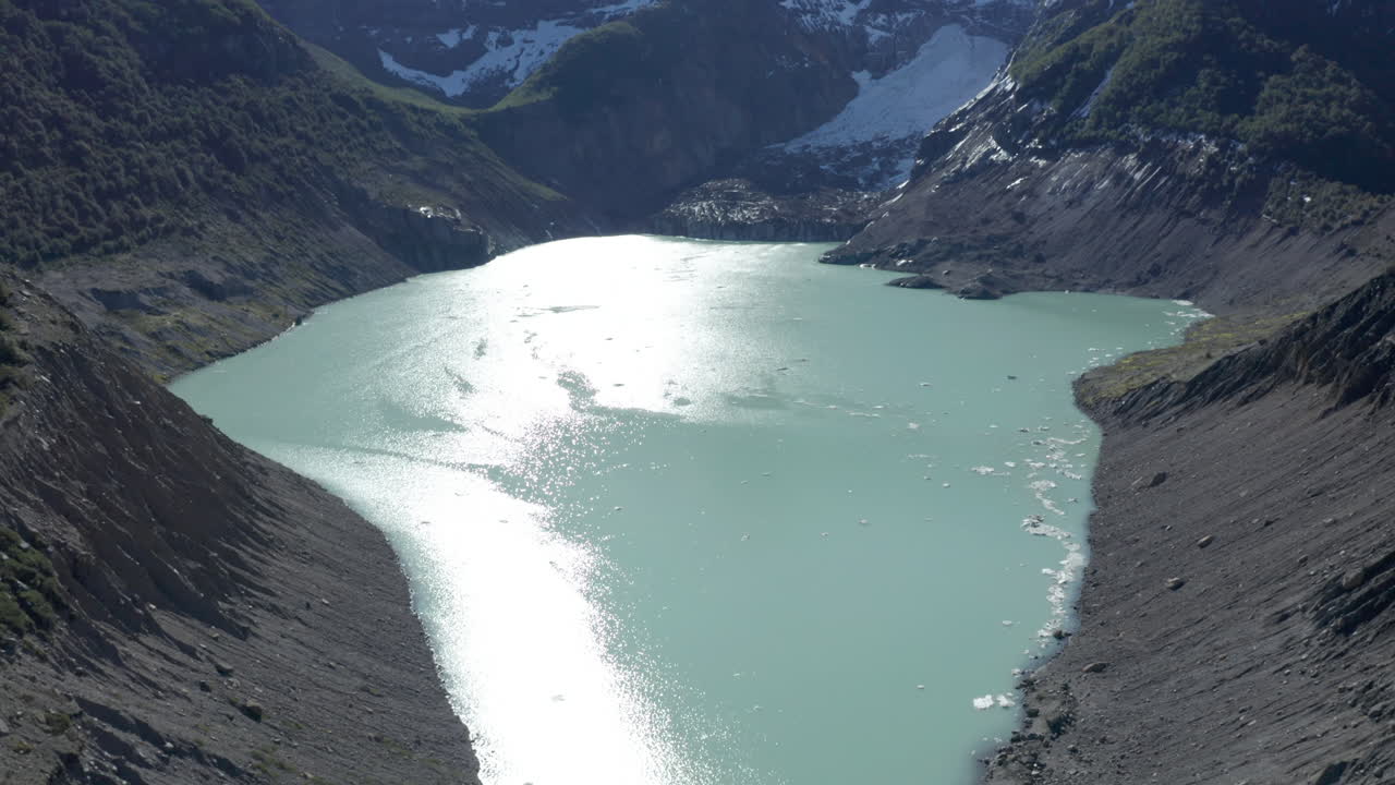 공중 - ventisquero negro 및 cerro tronador 빙하, 리오 네그로, 아르헨티나, 앞으로 기울이기
