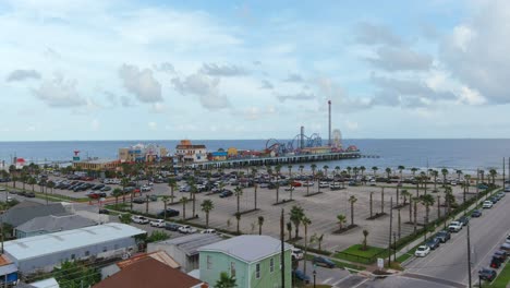 Luftaufnahme-Des-Piers-Vor-Der-Küste-Von-Galveston-Island,-Texas