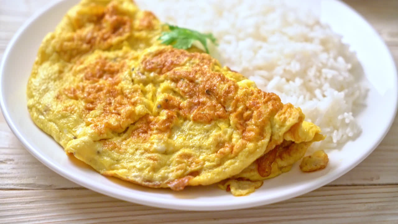 tortilla o tortilla con arroz y ketchup