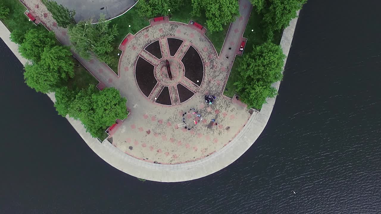 원형 디자인 과 사람 들 이 있는 공원 의 공중 풍경