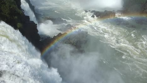 Impresionante-Paisaje-De-Las-Cataratas-Del-Iguazú-En-El-Iguazú