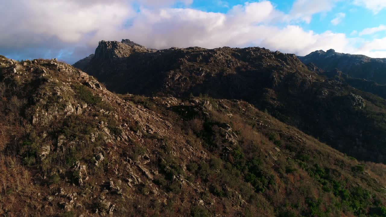 vista aérea de las grandes montañas
