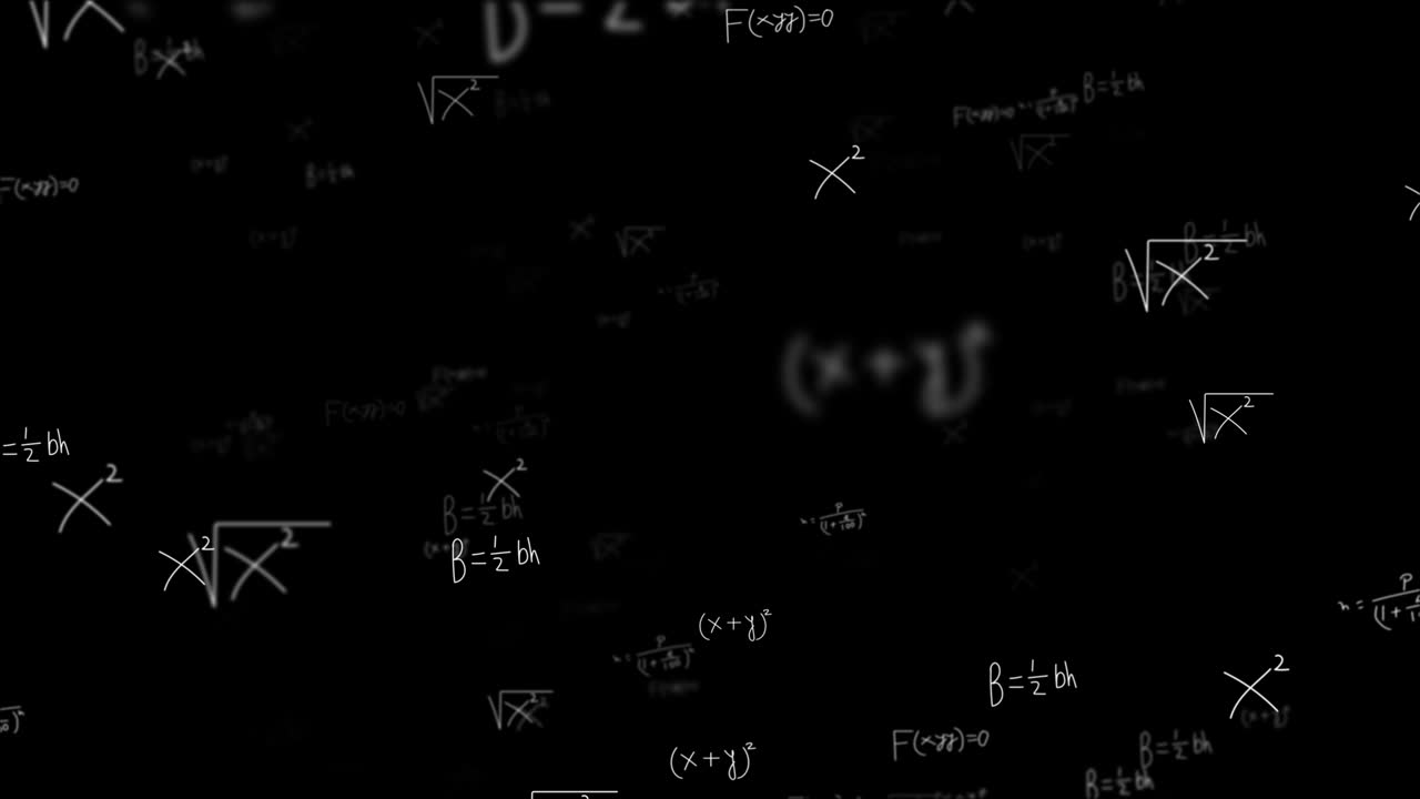 Animazione in loop 4K di formule matematiche bianche e disegni geometrici su lavagna