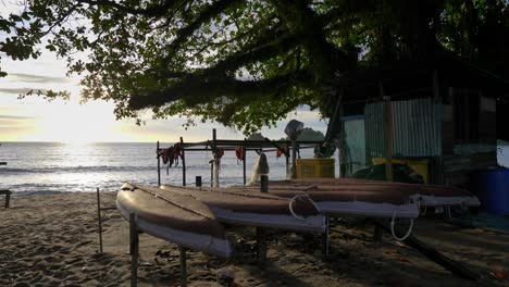 Puesta-De-Sol-En-La-Playa-De-La-Isla-Pangkor