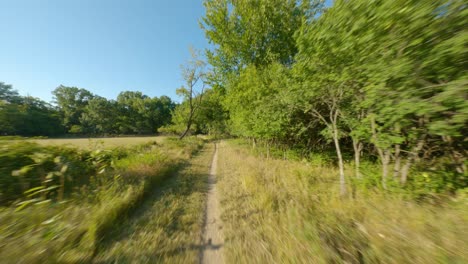 Radweg-Einspuriger-Schotterweg