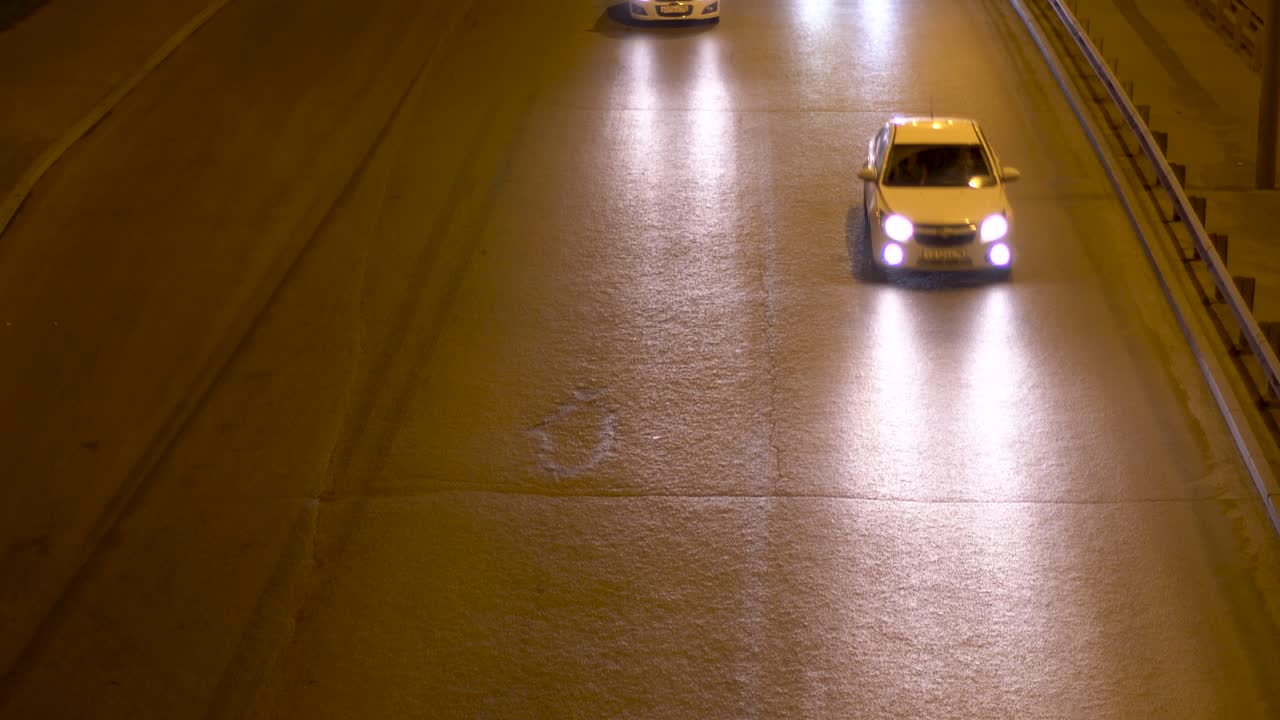 야간 도로 교통