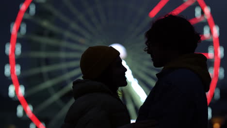 Silhouette-of-man-and-woman-dancing