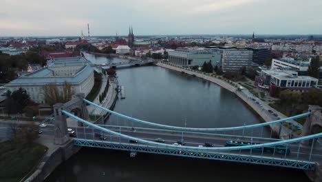 drohnenflug, wroclaw grunwald brücke, bekannt als die meisten grunwaldzki auf polnisch, polen