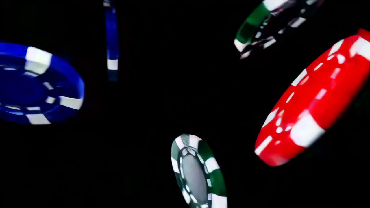 Fiches da casinò colorate in movimento