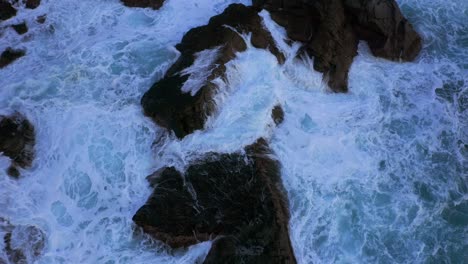 Drone-Shot-of-Pacific-Coast-Cliffs-in-Big-Sur-and-Carmel-Highlands-California