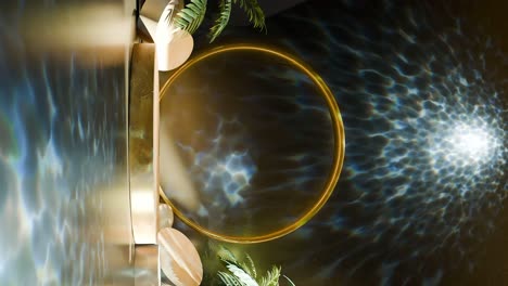 exhibición de productos para venta de comercio electrónico descuento cuidado de la piel belleza spa resort concepto joyería oro y plata animación de renderización 3d para carrito de compras en línea