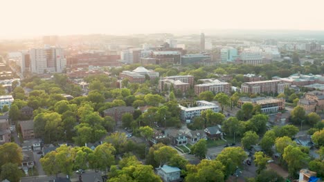 Establishing-shot-of-Nashville-TN,-USA-skyline