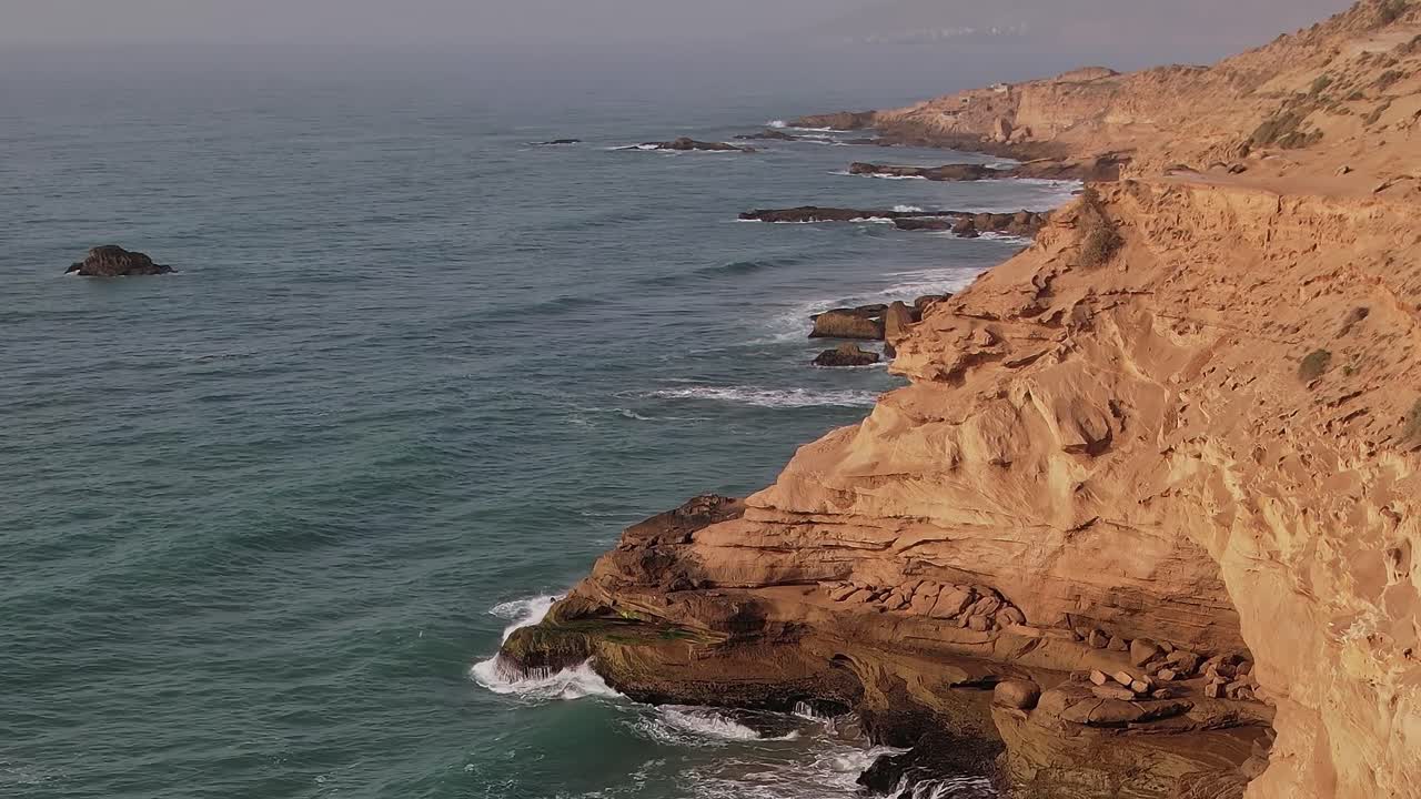 Vista aerea della costa del Marocco lungo l'Oceano Atlantico.