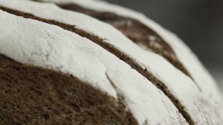 sliced round bread