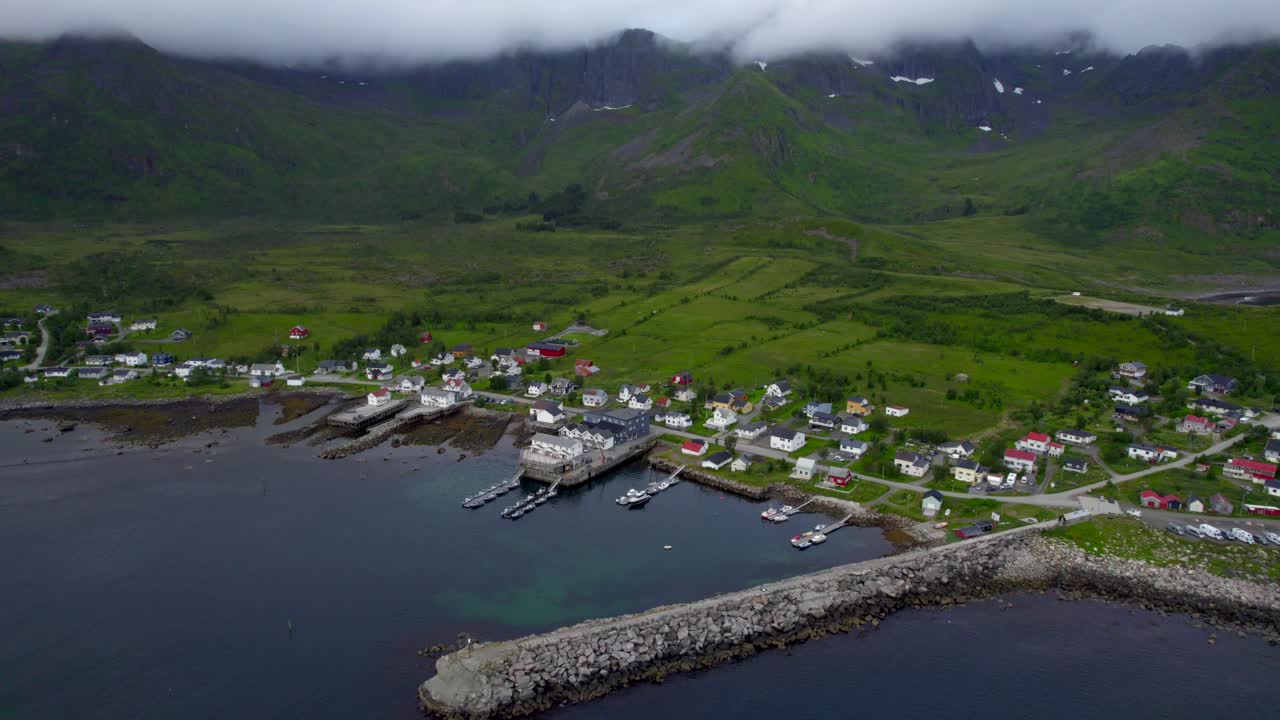 여름 에 센자 섬 에 있는 메피오르드바르 의 공중  ⁇ 도 사진, 흐린 날