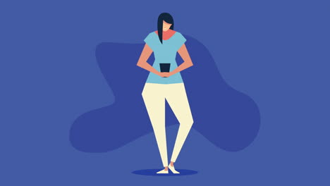 mujer de pie usando el teléfono inteligente de las redes sociales