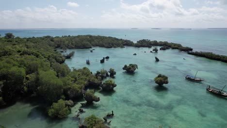 Vista-Aérea-De-La-Laguna-Azul-En-Zanzíbar,-Tanzania