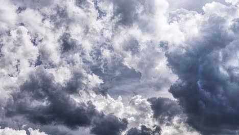 nubes sobre el cielo oscuro, ultra hd