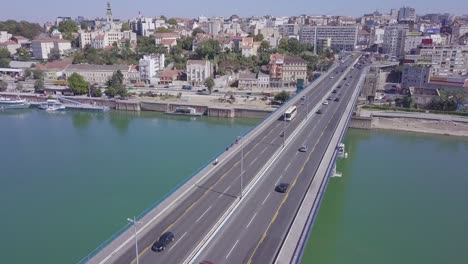 panorama aéreo de 4k del centro de la ciudad y brankov más en belgrado