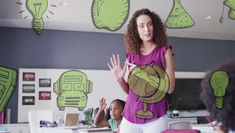 animación de iconos escolares verdes sobre alumnos diversos felices y maestras hablando en clase