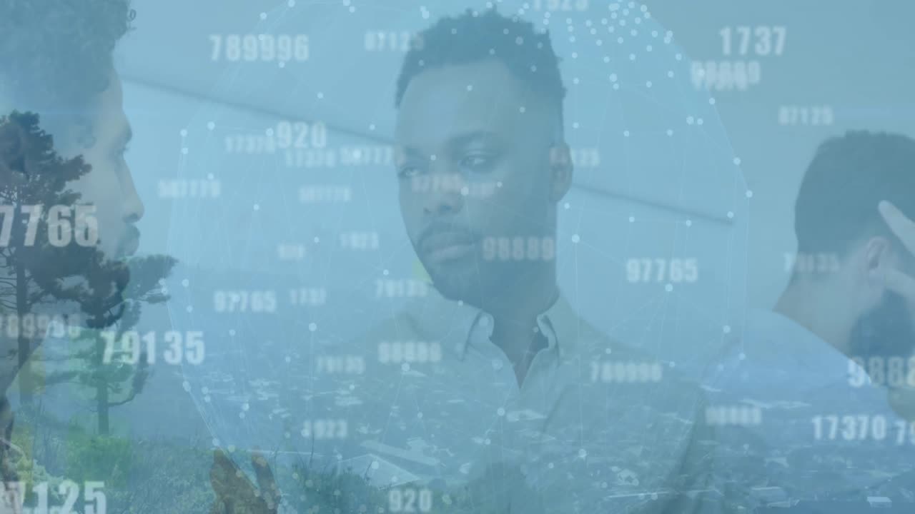 animação do globo, números e processamento de dados financeiros sobre pessoas de negócios que trabalham no escritório