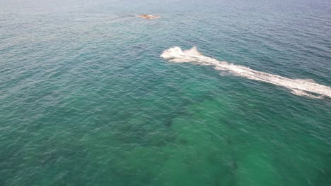 Paseos-En-Moto-Acuática-En-El-Mar-Vista-Aérea-Turquía-Alanya