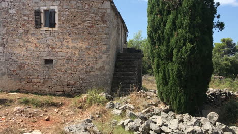 Shot-of-an-old-deserted-house-in-Humac,-on-the-island-of-Hvar,-Croatia