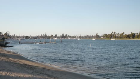 Vídeo-Fijo-De-4k-Del-Muelle-De-Pesca-En-Barco-En-Coronado-Bay,-San-Diego,-California