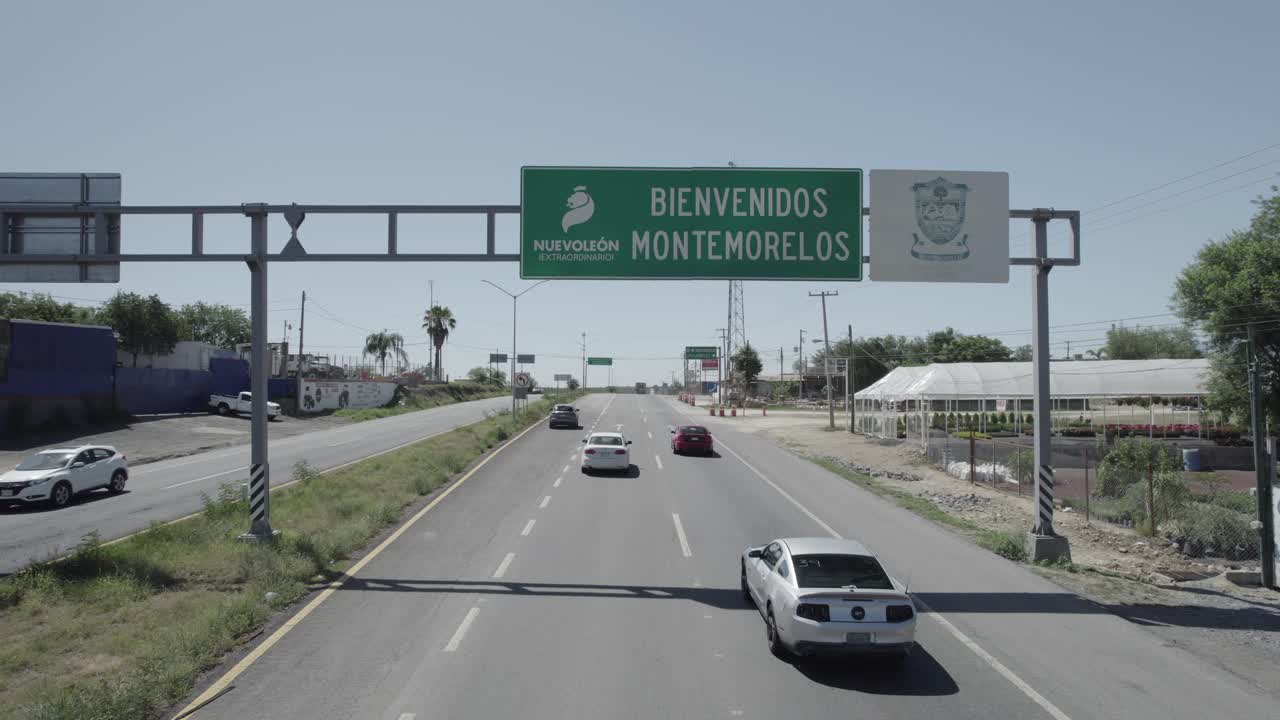 항공 - 도로 표지판 및 고속도로, 몬테모렐로스, 누에보 레온, 멕시코, 역방향