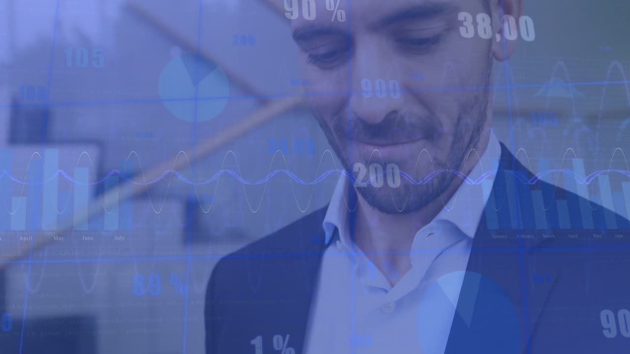 Animazione di elaborazione di dati finanziari su un uomo d'affari caucasico che usa uno smartphone in ufficio.