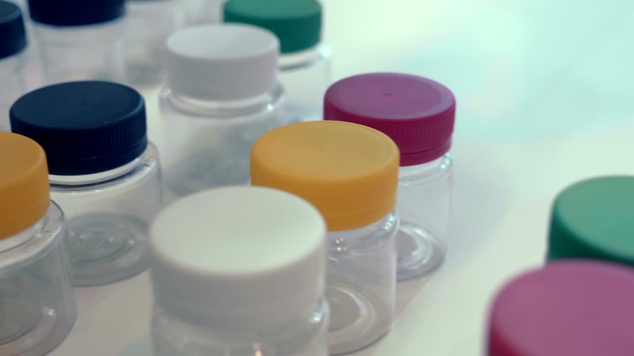 frascos, botellas y viales de plástico para la industria médica, cosmética, química o alimentaria