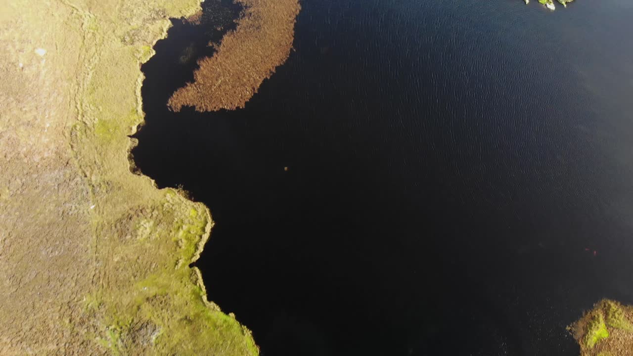 um lago de montanha tarn