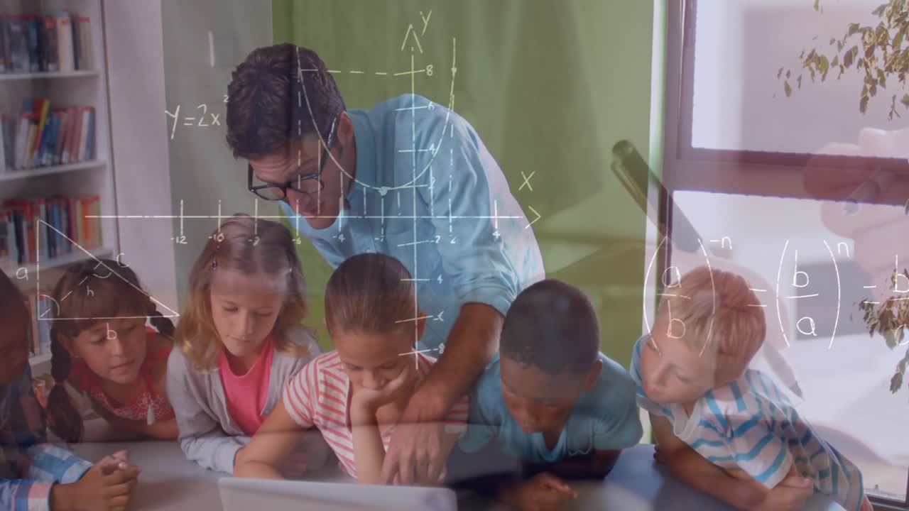 animación de fórmulas matemáticas sobre estudiantes y maestros en el aula