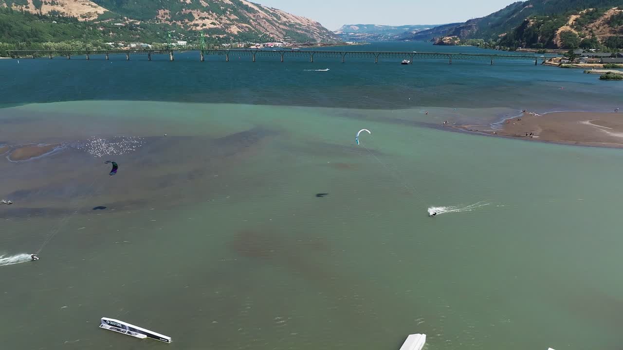 컬럼비아 강 협곡에서 후드 강 카이트보딩 카이트보딩 후드 강 오리건