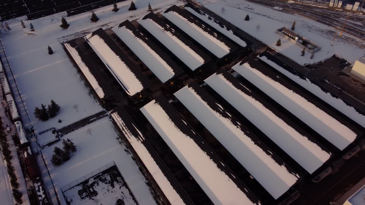 겨울 동안 캐나다에서 태양 전지 패널의 비효율적인 사용