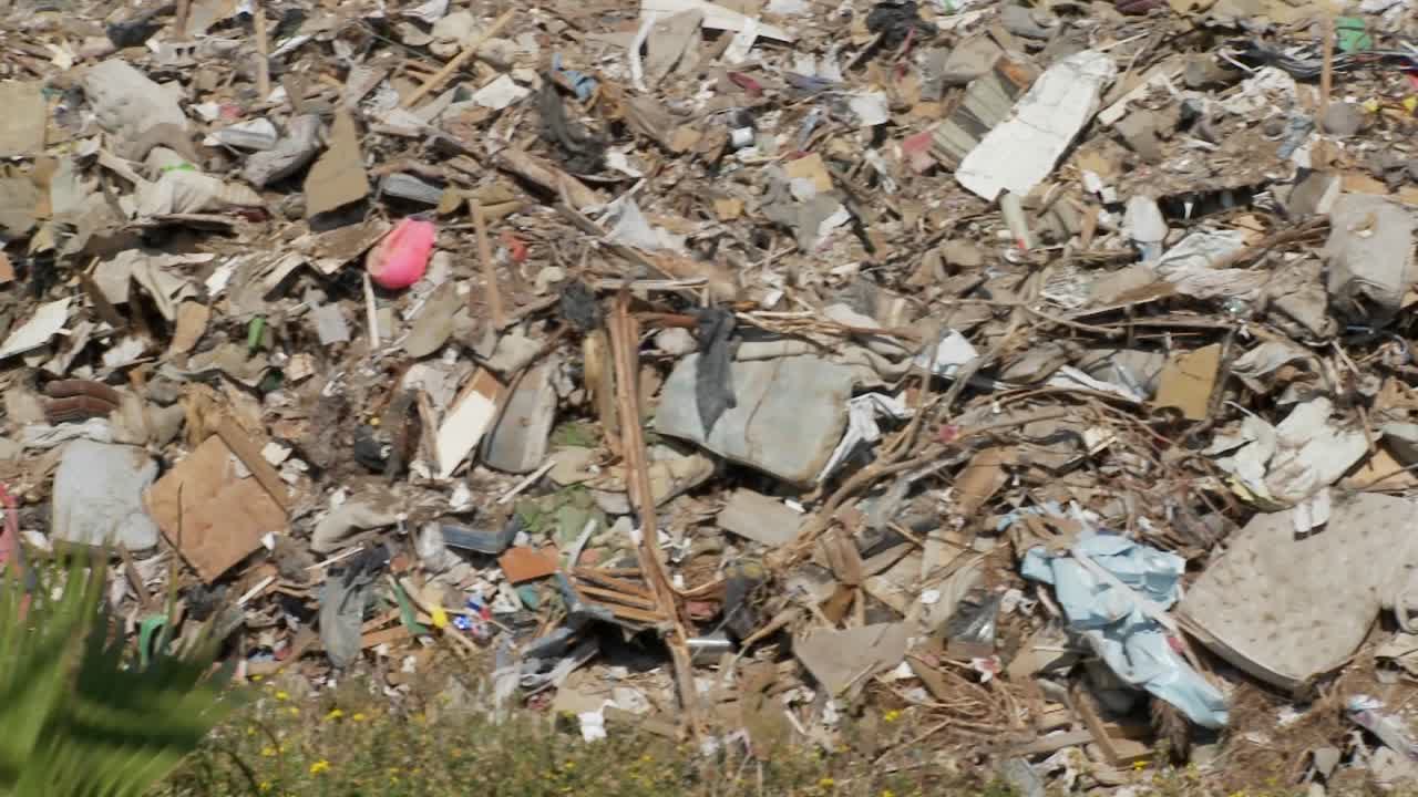 갤버스턴 텍사스 6에서 허리케인 아이크의 황폐화로 쓰레기가 쌓여 있습니다.