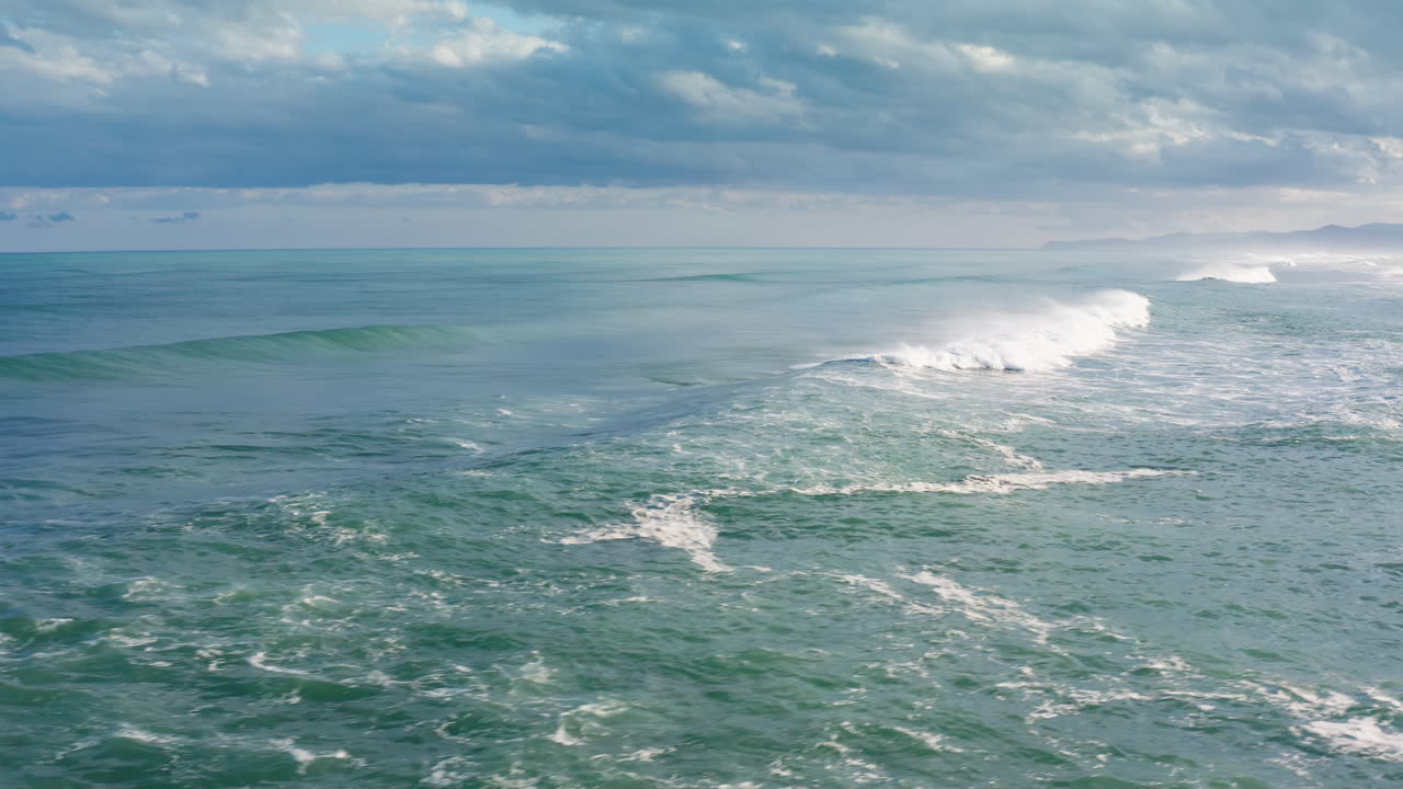 격렬한 바다 위의 폭풍